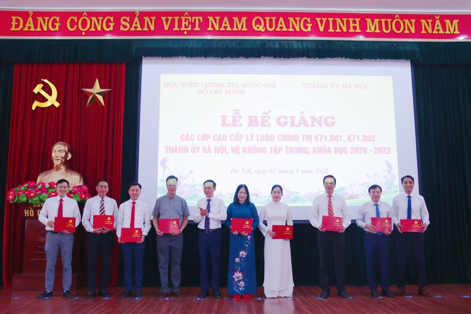 C&aacute;c học vi&ecirc;n tại lễ Bế giảng.