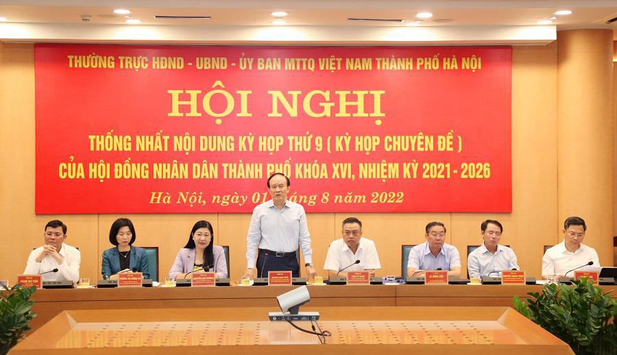 Chủ tịch HĐNDTP Hà Nội Nguyễn Ngọc Tuấn phát biểu tại Hội nghị.