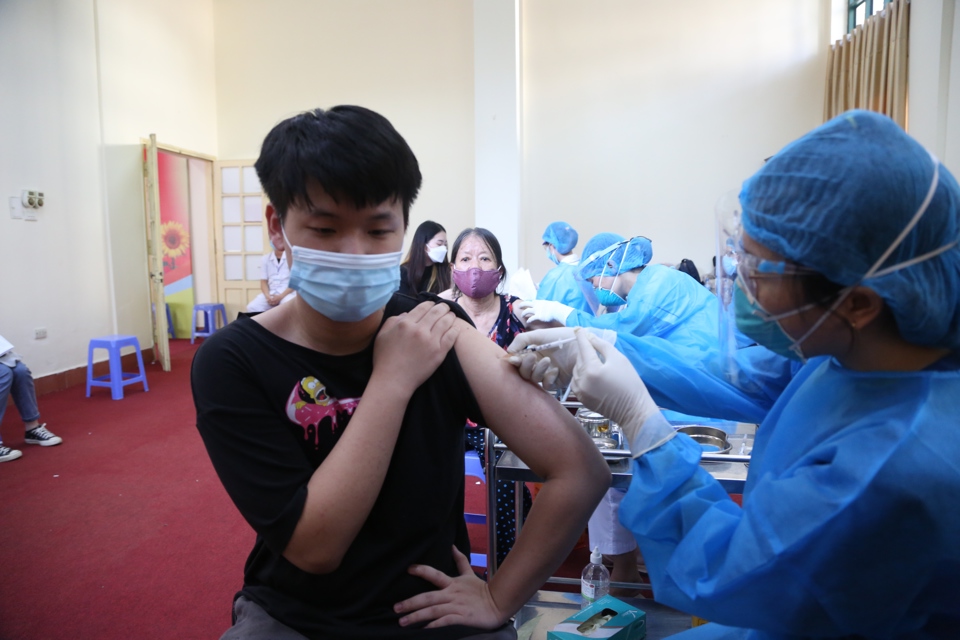Tiêm chủng vaccine Covid - 19 cho người dân trên địa bàn TP Hà Nội. Ảnh: Thanh Hải