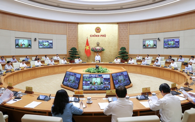 Thủ tướng Phạm Minh Ch&iacute;nh chủ tr&igrave; phi&ecirc;n họp Ch&iacute;nh phủ thường kỳ th&aacute;ng 7/2022, kết nối trực tuyến tới c&aacute;c địa phương