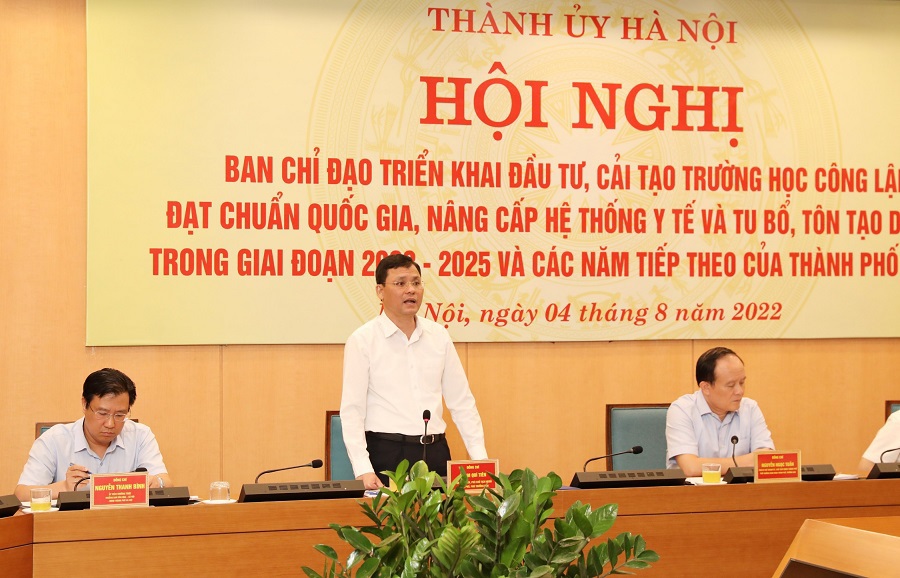 Ph&oacute; Chủ tịch HĐND TP H&agrave; Nội Phạm Qu&iacute; Ti&ecirc;n ph&aacute;t biểu tại hội nghị