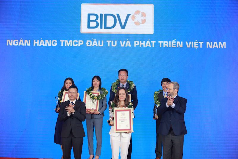 BIDV lần thứ 5 li&ecirc;n tiếp BIDV được t&ocirc;n vinh trong bảng xếp hạng của Vietnam Report.