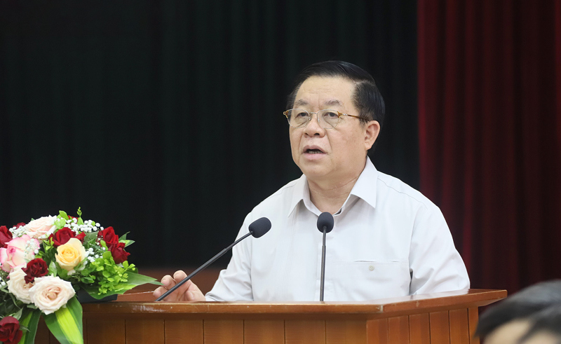Trưởng ban Tuy&ecirc;n gi&aacute;o Trung ương Nguyễn Trọng Nghĩa ph&aacute;t biểu tại hội nghị.