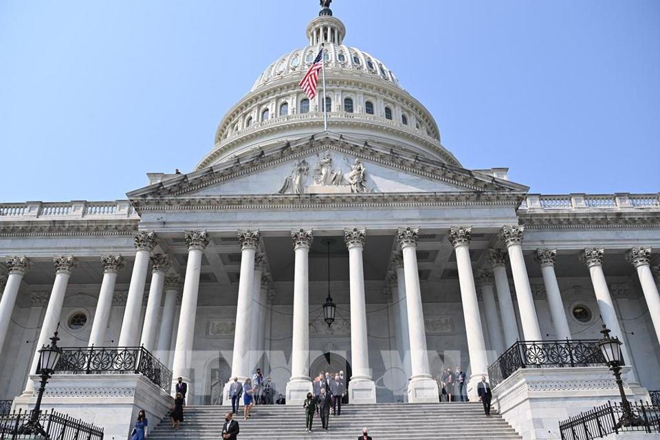 Quang cảnh b&ecirc;n ngo&agrave;i trụ sở Quốc hội Mỹ ở Washington DC. Ảnh: AFP/TTXVN