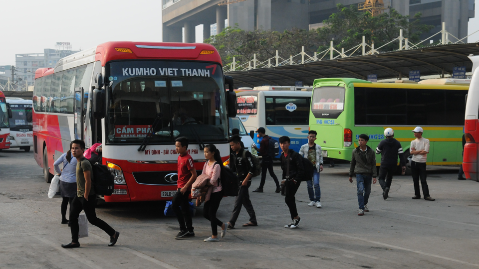 Bến xe Mỹ Đ&igrave;nh, H&agrave; Nội. Ảnh: Phạm H&ugrave;ng