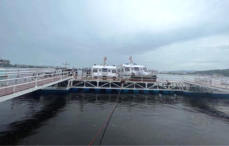 T&agrave;u thuyền neo đậu trong bến cảng tại tỉnh Quảng Ninh.