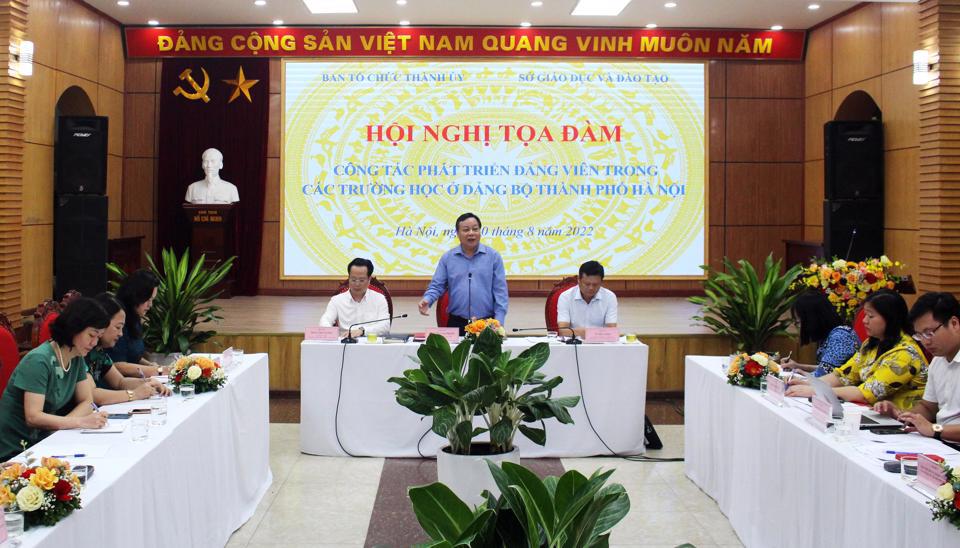 Phó Bí thư Thành ủy Nguyễn Văn Phong phát biểu chỉ đạo tại tọa đàm.
