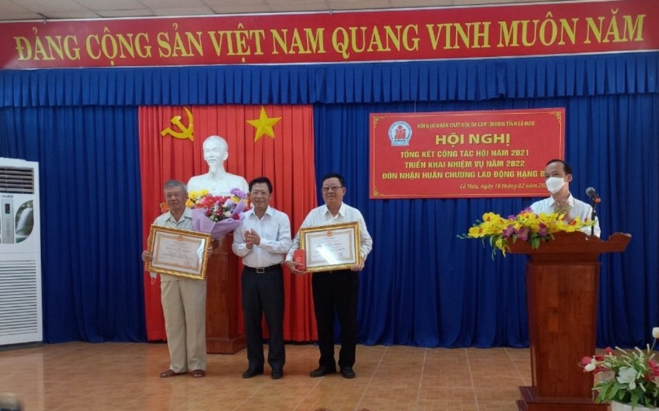 Ông Hùng và Hội nạn nhân chất độc da cam/dioxin tỉnh Cà Mau được Chủ tịch nước tăng thưởng Huân chương lao động hạng 3