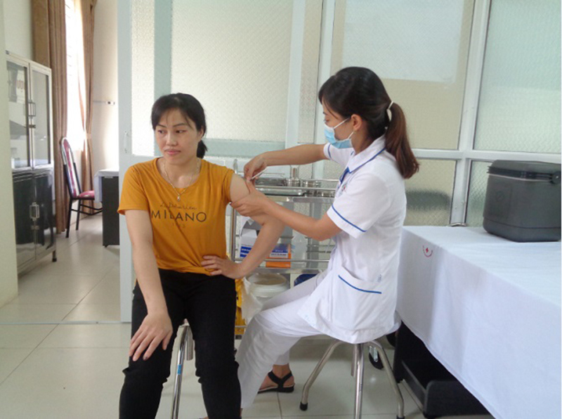 Huyện M&ecirc; Linh tăng cường c&ocirc;ng t&aacute;c ti&ecirc;m chủng vaccine ph&ograve;ng Covid-19.