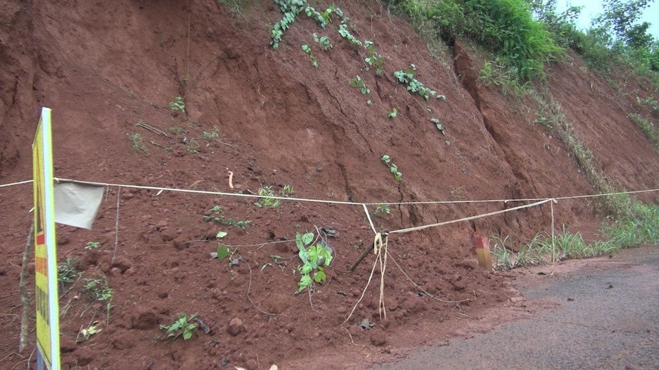 Bình Phước: Hàng trăm hộ dân bị ảnh hưởng do mưa lớn gây sạt lở đất - Ảnh 4