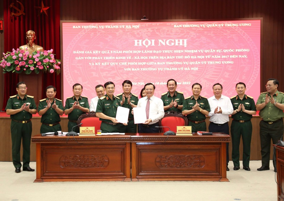 Lễ ký kết quy chế phối hợp giữa Ban Thường vụ Quân ủy T.Ư và Ban Thường vụ Thành ủy Hà Nội.
