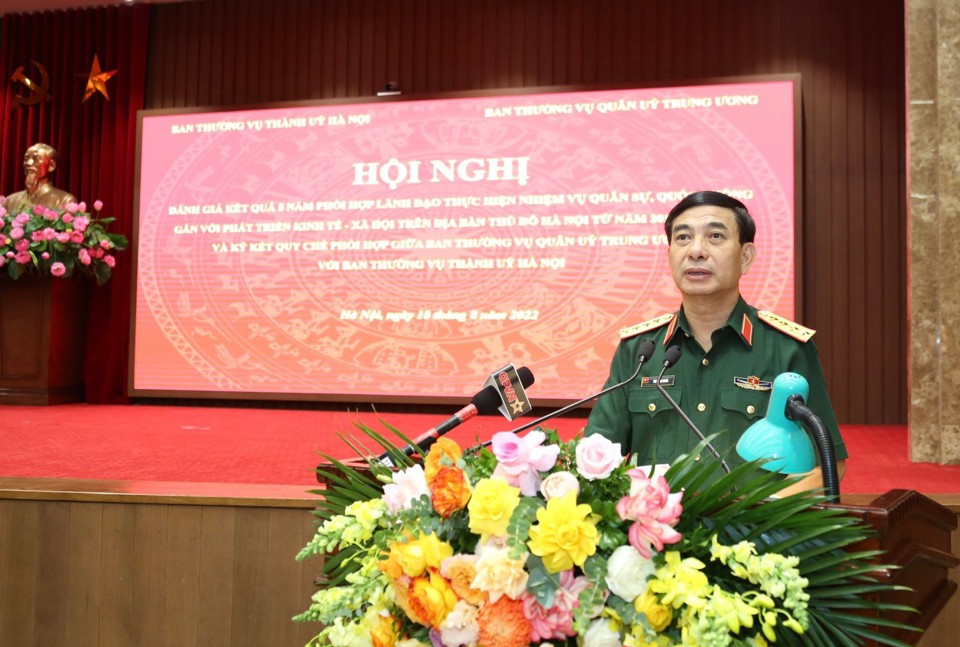 Đại tướng Phan Văn Giang - Bộ trưởng Bộ Quốc ph&ograve;ng ph&aacute;t biểu tại hội nghị.