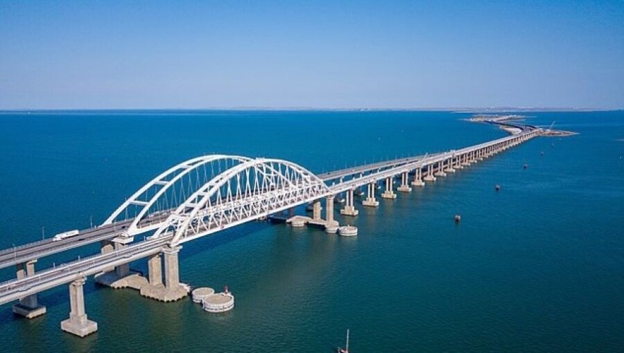 Cầu Crimea được kh&aacute;nh th&agrave;nh năm 2018, bốn năm sau khi b&aacute;n đảo Crimea s&aacute;p nhập Nga. Ảnh: Rosavtodor.ru.