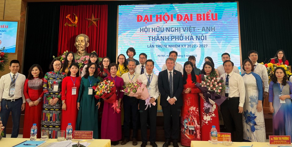 Ban chấp h&agrave;nh Hội hữu nghị Việt - Anh TP H&agrave; Nội nhiệm kỳ 2022-2027.&nbsp;