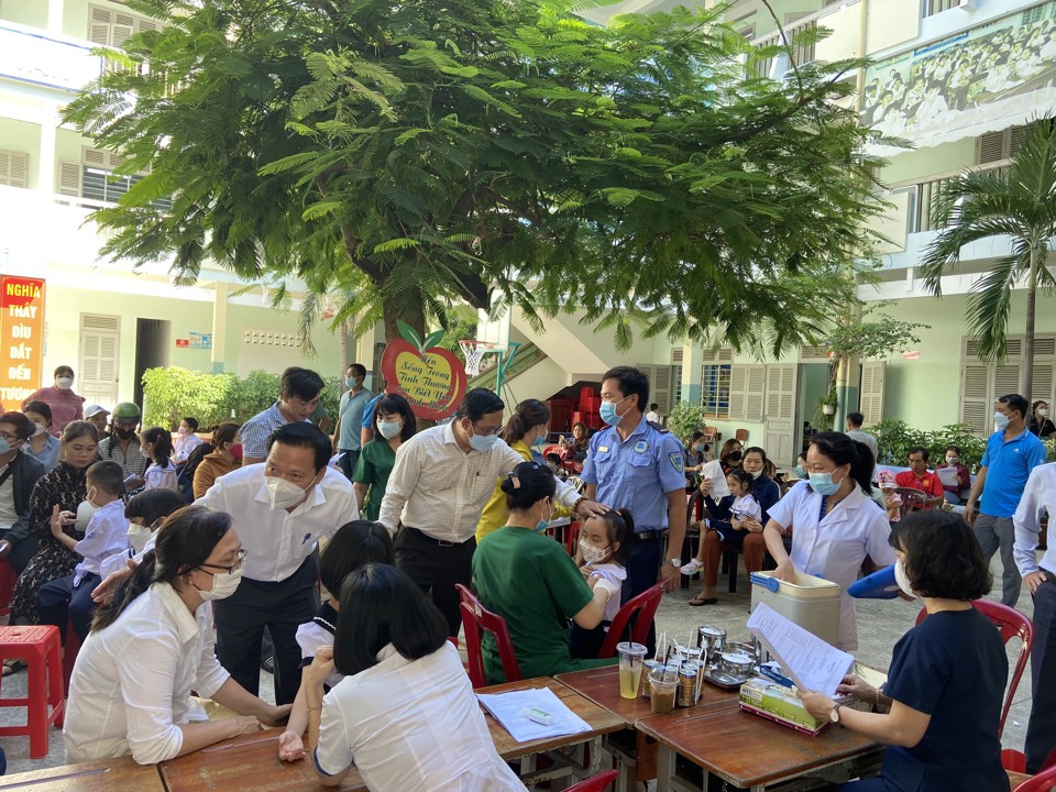 Kh&aacute;nh H&ograve;a b&aacute;c th&ocirc;ng tin học sinh phải học online khi chưa ti&ecirc;m vaccine ph&ograve;ng Covid-19.&nbsp;