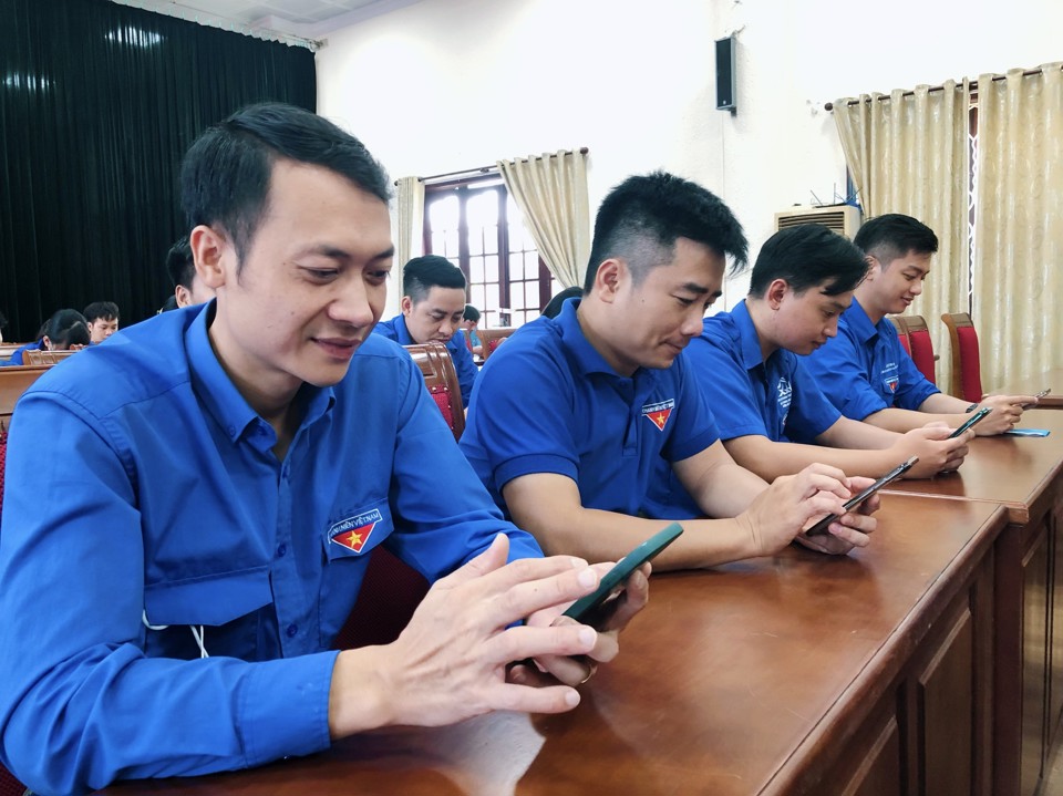 Cán bộ cơ sở đoàn huyện Thanh Trì tham gia cuộc thi. Ảnh: Hoàng Quyết