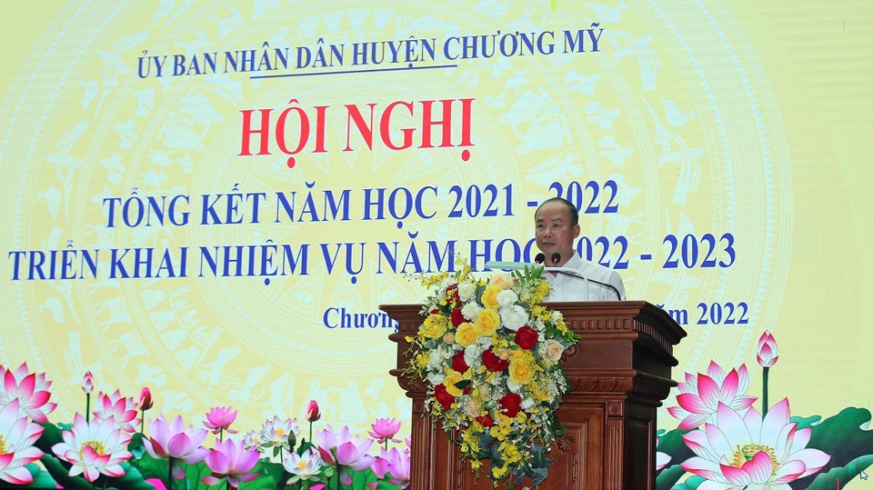 Chủ tịch UBND huyện Chương Mỹ Nguyễn Đ&igrave;nh Hoa ph&aacute;t biểu tại hội nghị