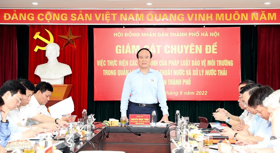 Chủ tịch HĐND TP H&agrave; Nội Nguyễn Ngọc Tuấn ph&aacute;t biểu kết luận