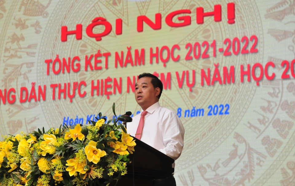 Ph&oacute; B&iacute; thư Thường trực Quận ủy Ho&agrave;n Kiếm Đinh Hồng Phong ph&aacute;t biểu tại Hội nghị