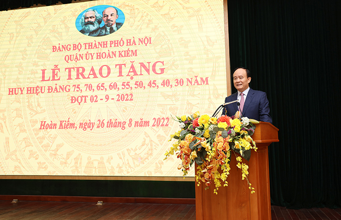 Chủ tịch HĐND Th&agrave;nh phố Nguyễn Ngọc Tuấn ph&aacute;t biểu tại buổi lễ