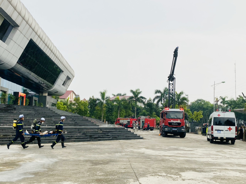 Khu vực ph&aacute;t sinh đ&aacute;m ch&aacute;y giả định l&agrave; Nh&agrave; h&aacute;t&nbsp;Trung t&acirc;m Văn h&oacute;a, Th&ocirc;ng tin v&agrave; Thể thao huyện Đan Phượng.