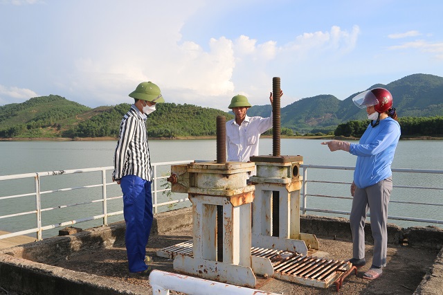 Khai th&aacute;c, vận h&agrave;nh đảm bảo an to&agrave;n hồ chứa nước l&agrave; nhiệm vụ quan trọng trong c&ocirc;ng t&aacute;c ph&ograve;ng, chống b&atilde;o lũ.