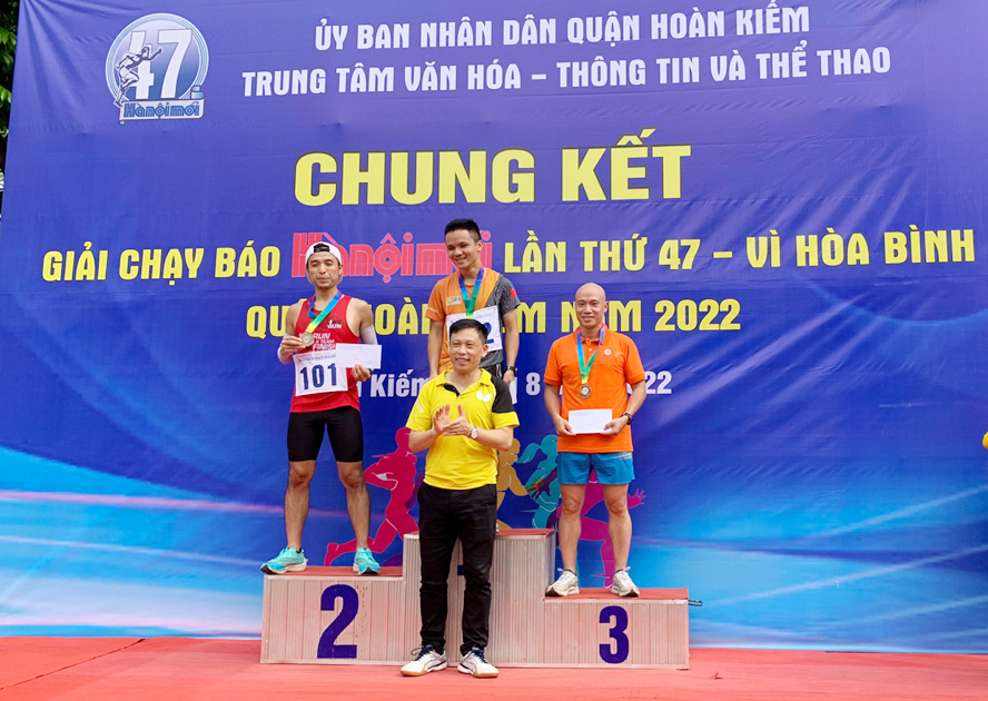 Quận Hoàn Kiếm: Gần 400 vận động viên thi chung kết Giải chạy Báo Hànộimới - Ảnh 1