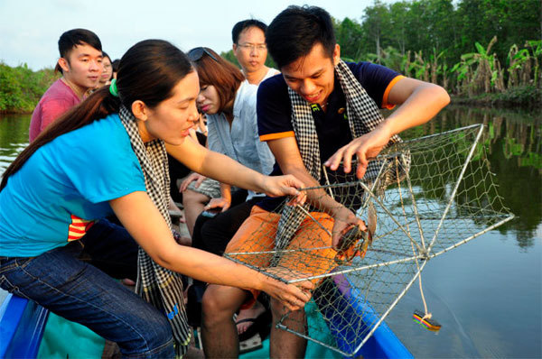 Du lịch trải nghiệm đang thu h&uacute;t du kh&aacute;ch đến với C&agrave; Mau.&nbsp;