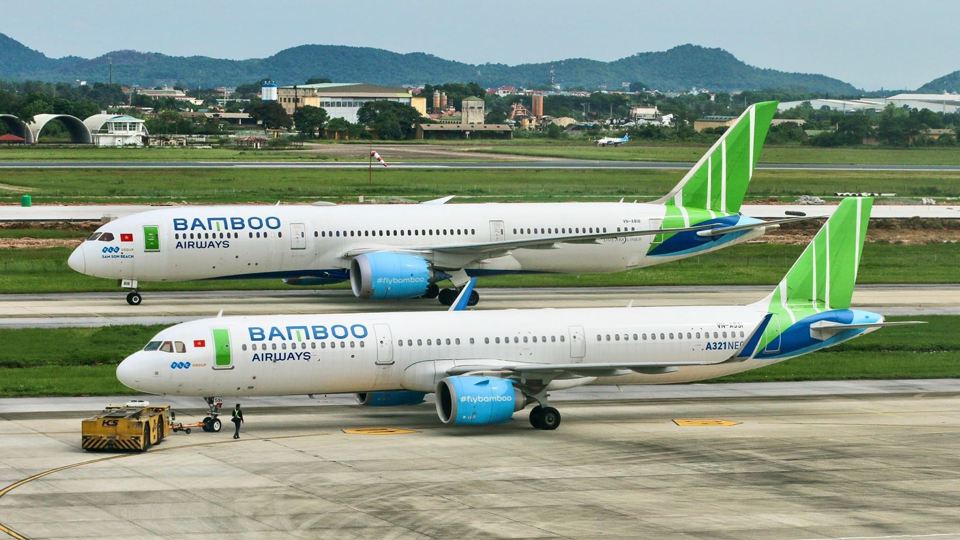 Bamboo Airways kết hợp giữa h&agrave;ng kh&ocirc;ng truyền thống v&agrave; h&agrave;ng kh&ocirc;ng cước ph&iacute; hợp l&yacute;.