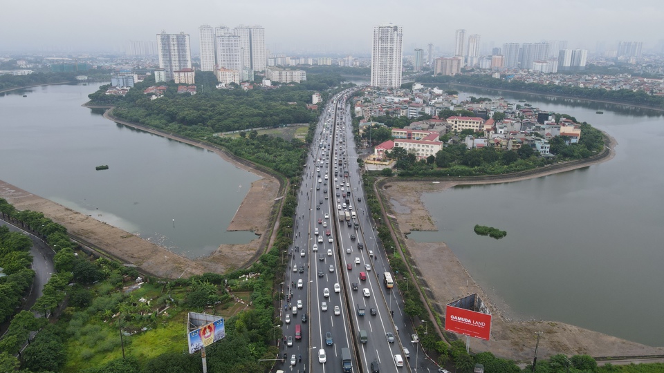 Đường V&agrave;nh đai 3 kh&ocirc;ng xảy ra t&igrave;nh trạng &ugrave;n tắc, phương tiện di chuyển chậm cả hai chiều.