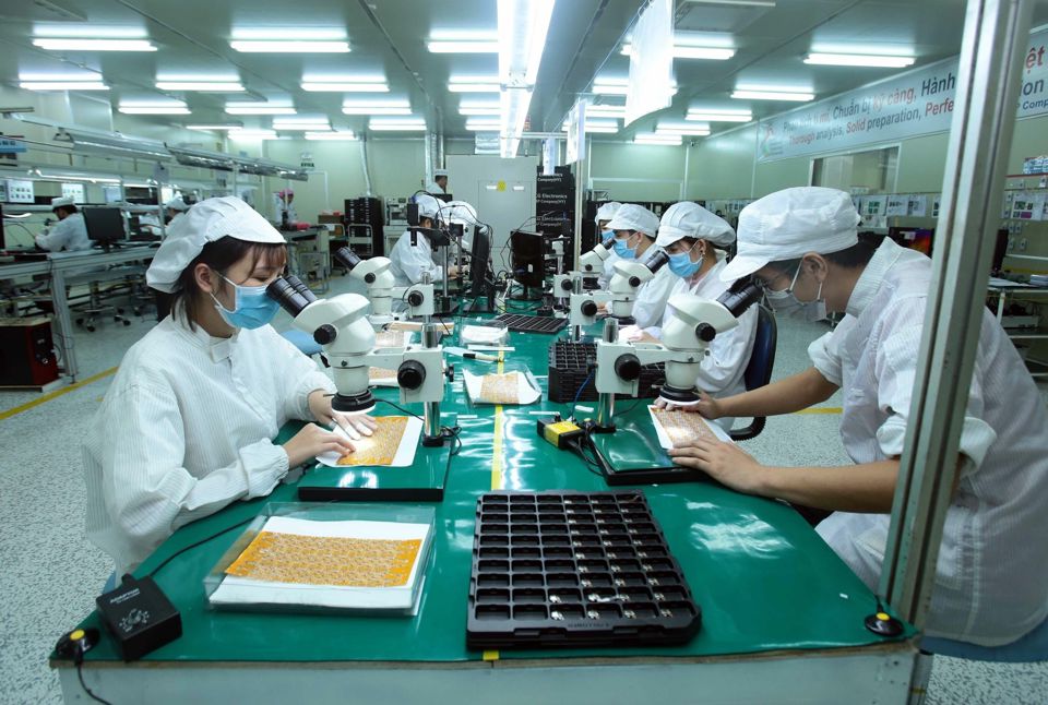 Sản xuất linh kiện điện tử tại Công ty TNHH 4P, khu công nghiệp Bắc Ninh. Ảnh: Phạm Kiên