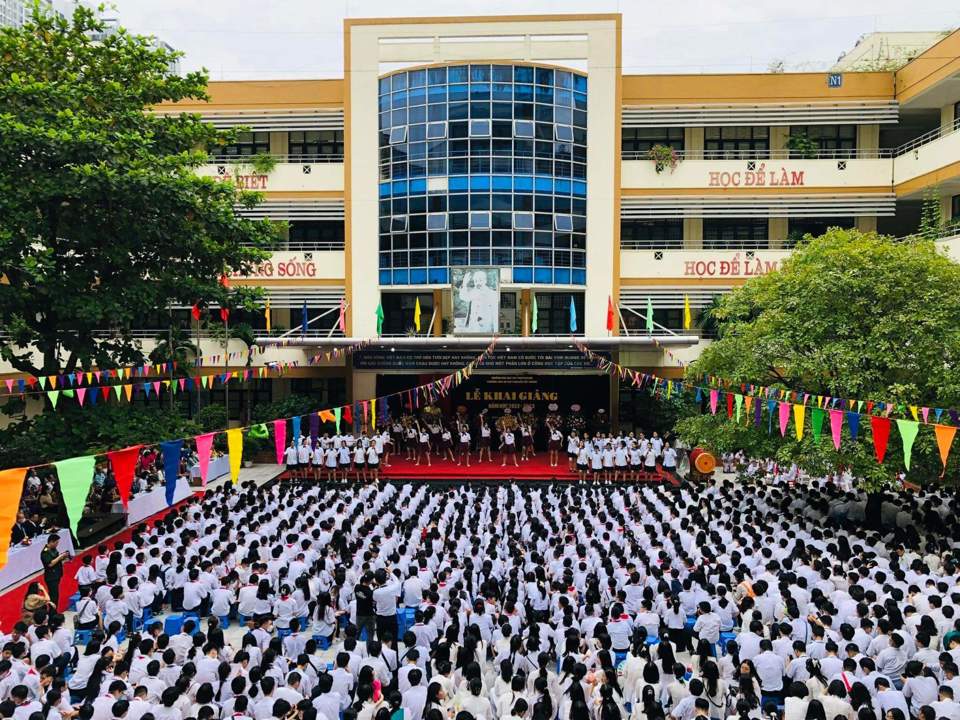 Trường THCS &amp;THPT Nguyễn Tất Th&agrave;nh, quận Cầu Giấy. Ảnh: Anh Kiệt