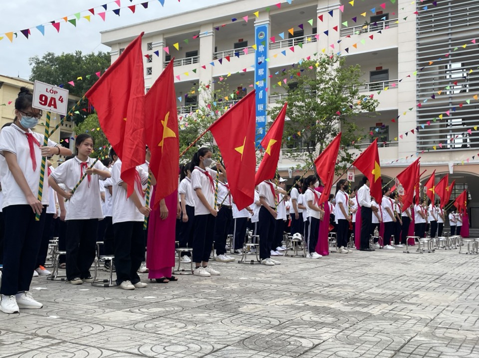 Quang cảnh lễ khai giảng năm học mới tại Trường THCS Nguyễn Tr&atilde;i A.