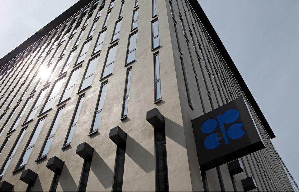 OPEC+ nhiều khả năng sẽ quyết định giữ nguy&ecirc;n sản lượng trong cuộc họp&nbsp; ch&iacute;nh s&aacute;ch trong ng&agrave;y 5/9. Ảnh: Reuters