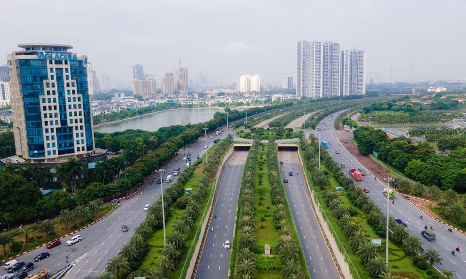 Đại lộ Thăng Long kết nối đô thị trung tâm với các đô thị vệ tinh. Ảnh: Hữu Thắng