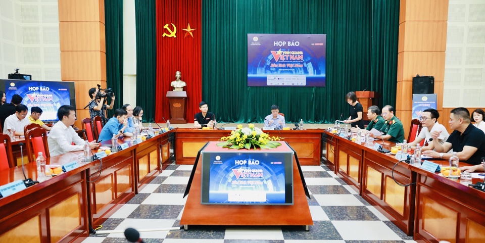 Ba liệt sĩ PCCC quận Cầu Giấy được vinh danh tại Vinh Quang Việt Nam 2022 - Ảnh 1