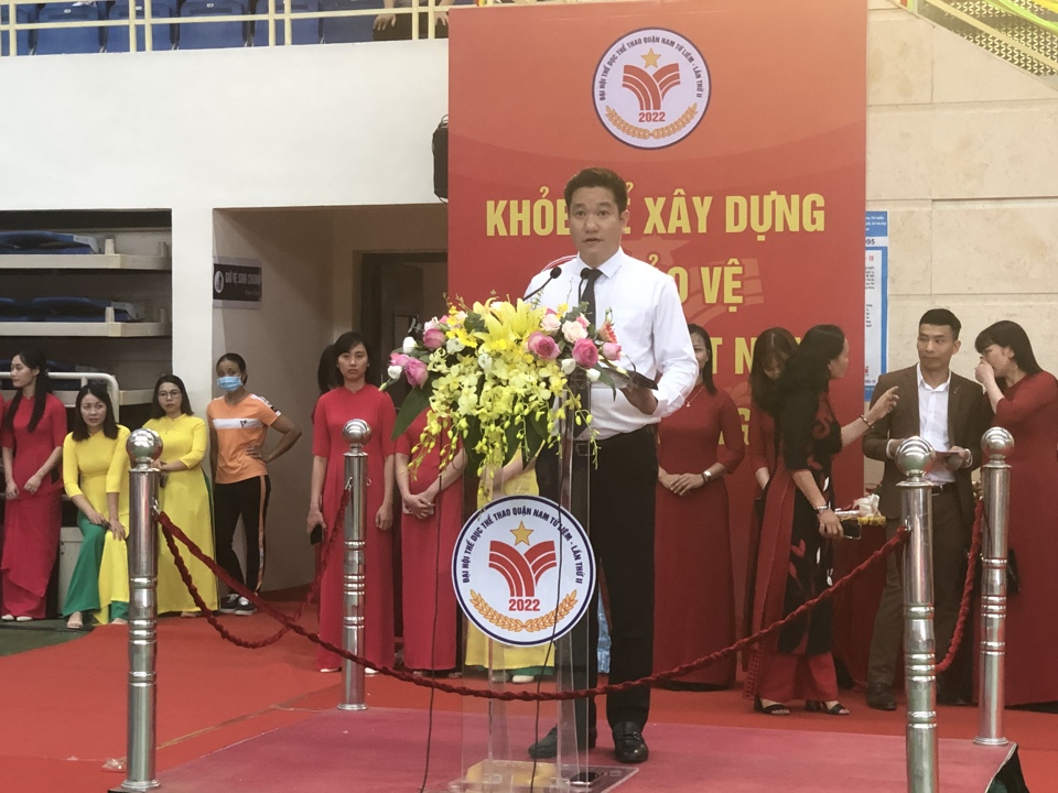 Chủ tịch UBND quận Nam Từ Li&ecirc;m Nguyễn Huy Cường ph&aacute;t biểu khai mạc đại hội.