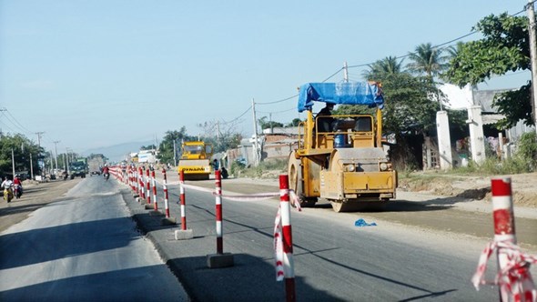 Tổng cục Đường bộ yêu cầu chấn chỉnh việc bảo trì đường bộ tại nhiều tỉnh - Ảnh 1