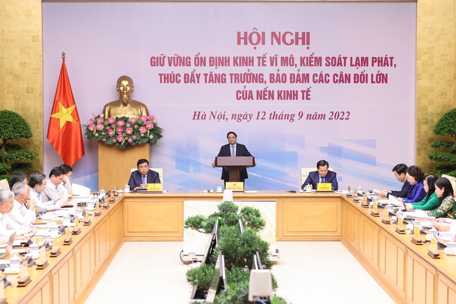 Thủ tướng Ch&iacute;nh phủ Phạm Minh Ch&iacute;nh chủ tr&igrave; hội nghị