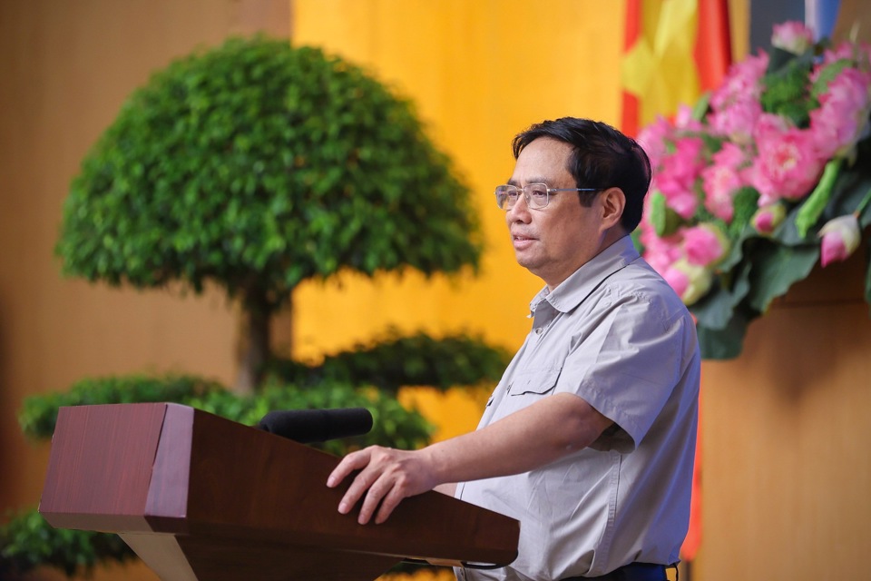 Thủ tướng Phạm Minh Ch&iacute;nh ph&aacute;t biểu tại phi&ecirc;n họp