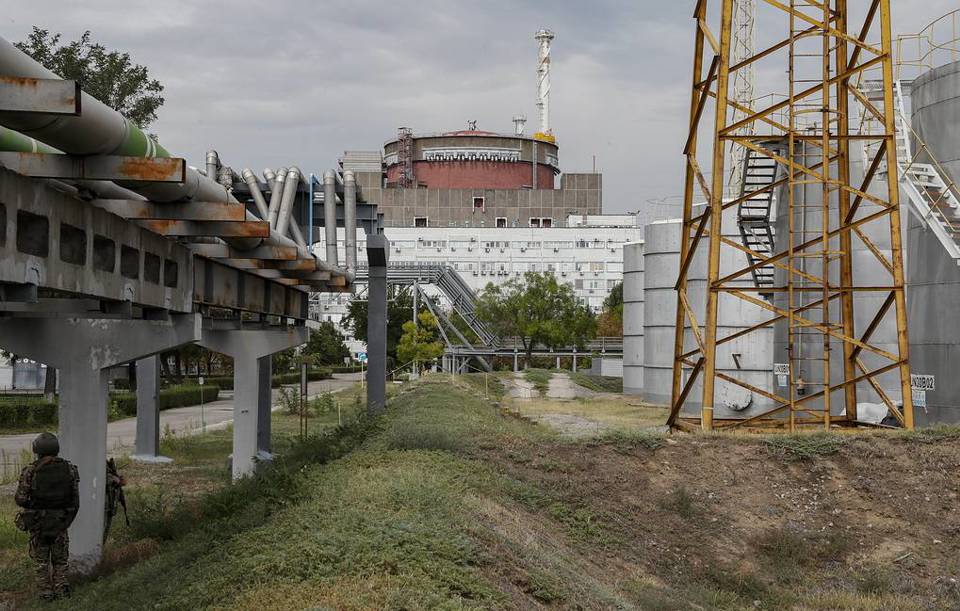 Nh&agrave; m&aacute;y điện hạt nh&acirc;n Zaporozhye của Ukraine. Ảnh: EPA