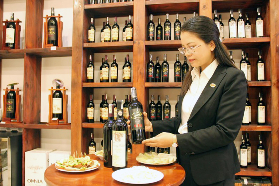 Giới thiệu sản phẩm rượu Vang Thăng Long tới người ti&ecirc;u d&ugrave;ng