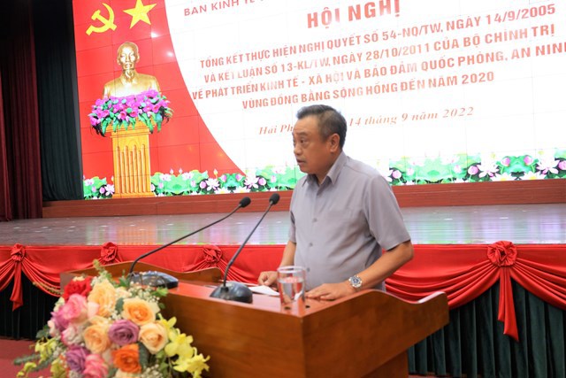 Chủ tịch UBND TP H&agrave; Nội Trần Sỹ Thanh ph&aacute;t biểu tại hội nghị. Ảnh: M.Loan