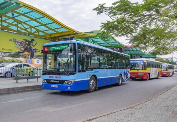Điều chỉnh một số tuyến buýt phục vụ thi công ga S12 - Ảnh 1