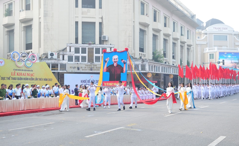 Ấn tượng Lễ khai mạc Đại hội TDTT quận Hoàn Kiếm, Hà Nội lần thứ 10 - Ảnh 2