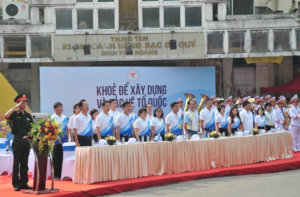 Ấn tượng Lễ khai mạc Đại hội TDTT quận Hoàn Kiếm, Hà Nội lần thứ 10 - Ảnh 1