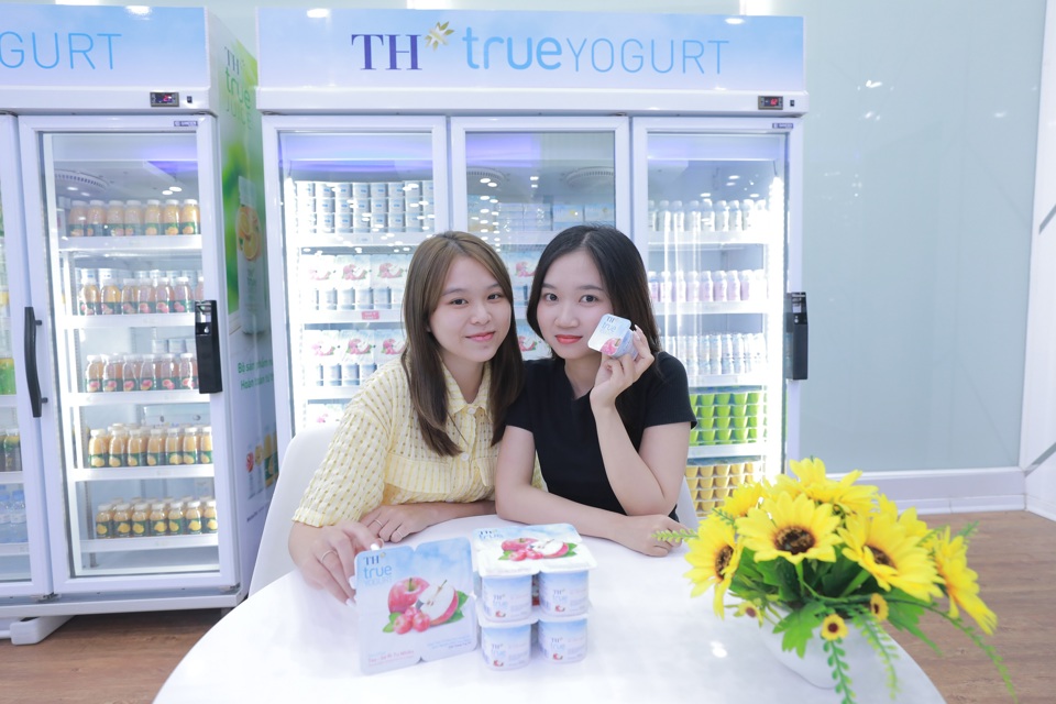 Ra mắt sản phẩm TH true YOGURT mới: Sữa chua Táo – Sơ Ri Tự Nhiên - Ảnh 2