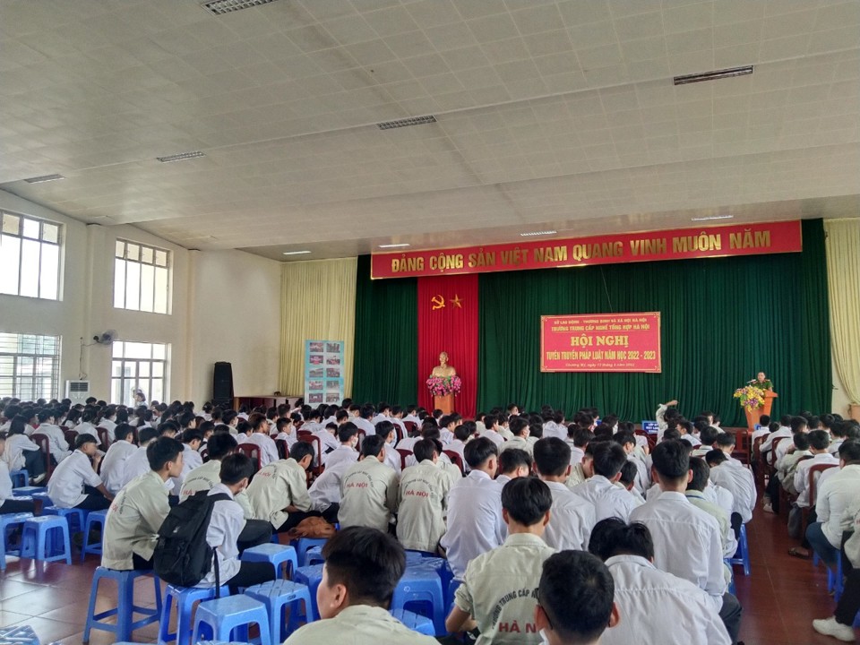 Trường Trung cấp nghề Tổng hợp Hà Nội tổ chức Hội nghị tuyên truyền pháp luật trong đó có nội dung phòng, chống ma túy cho học sinh, sinh viên. Ảnh: Oanh Trần