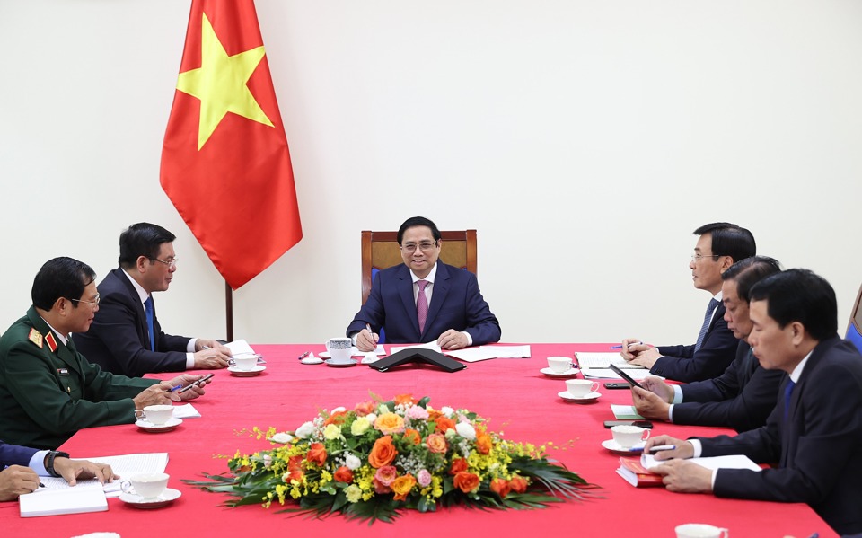 Thủ tướng Ch&iacute;nh phủ Phạm Minh Ch&iacute;nh điện đ&agrave;m với Thủ tướng Trung Quốc L&yacute; Khắc Cường.