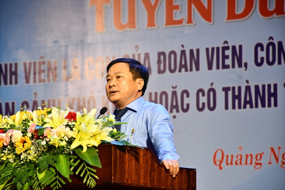 Chủ tịch LĐLĐ tỉnh Quảng Ng&atilde;i&nbsp;Nguyễn Ph&uacute;c Nh&acirc;n